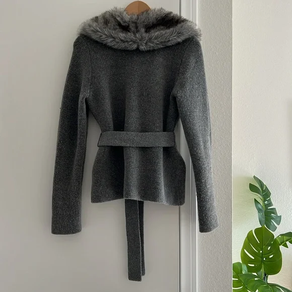 Free Shipping! Anthropologie Faux Fur Sweater Cardigan Grey Wool V Neck Jacket - Picture 4 of 9